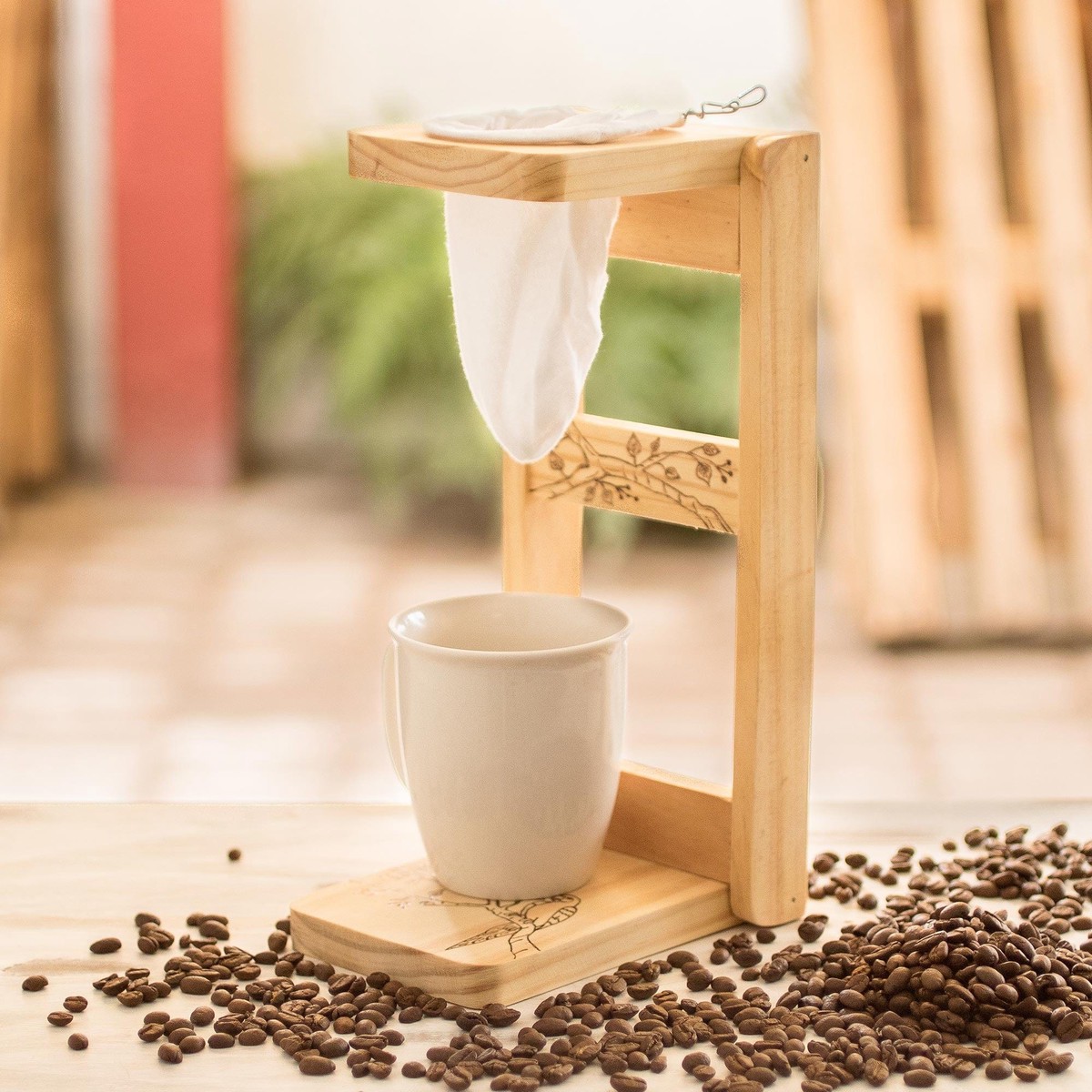 Bird Motif Coffee Stand - Costa Rican Macaw
