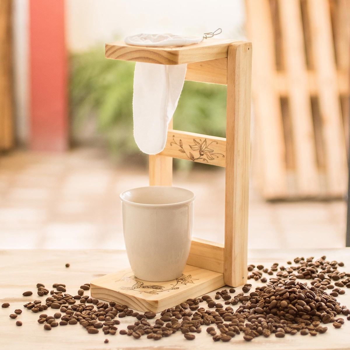 Wood Coffee Stand - Hummingbird Morning
