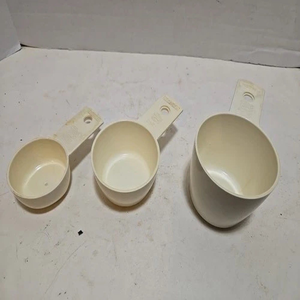 Vintage Pyrex Nesting Measuring Cups Set of 3 Ivory Kitchen Accessories 1990s