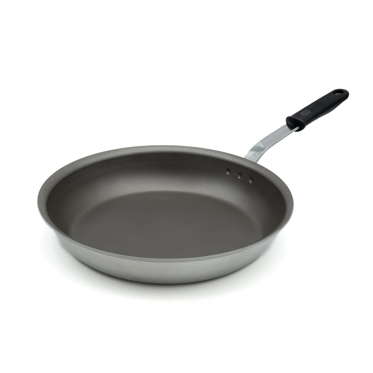 14-Inch Wear-Ever Rivetless Fry Pan with Powercoat2 Nonstick Coating and Silicone Handle