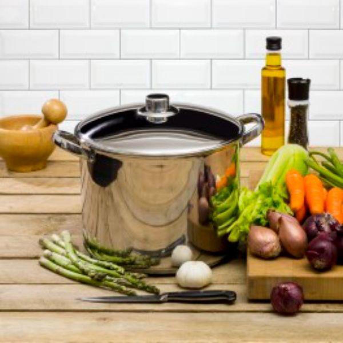 30Cm Steelex Stockpot With Steel Lid