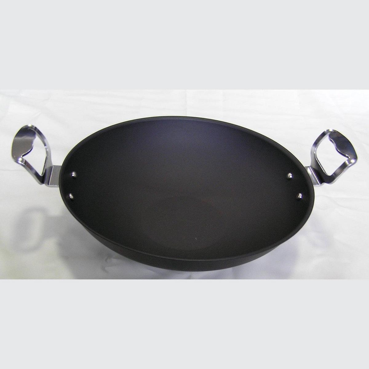 BLACK CHINESE PAN WMETAL HANDLE SIZE 39CM