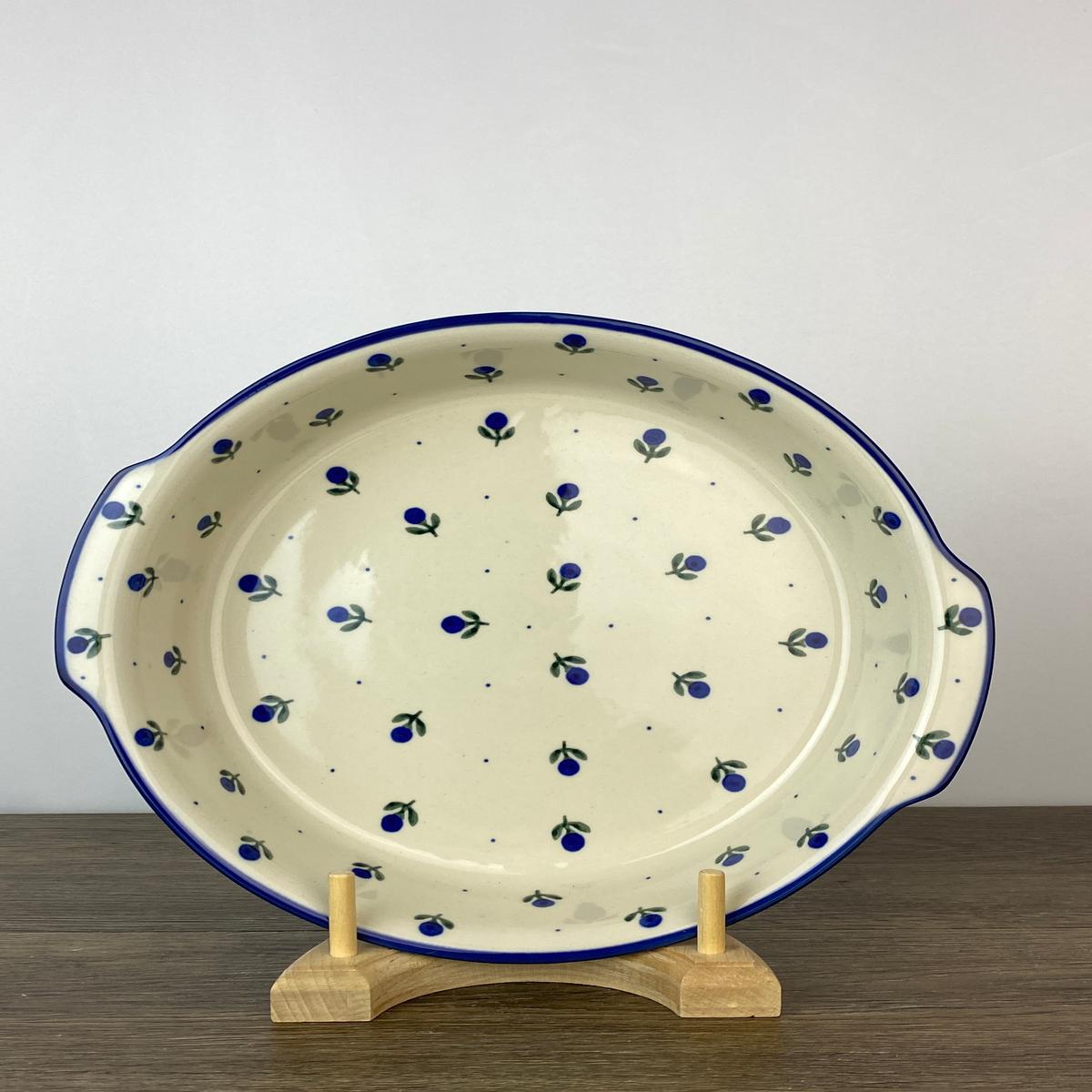 10 Round Baker With Handles - Shape 418 - Pattern 135