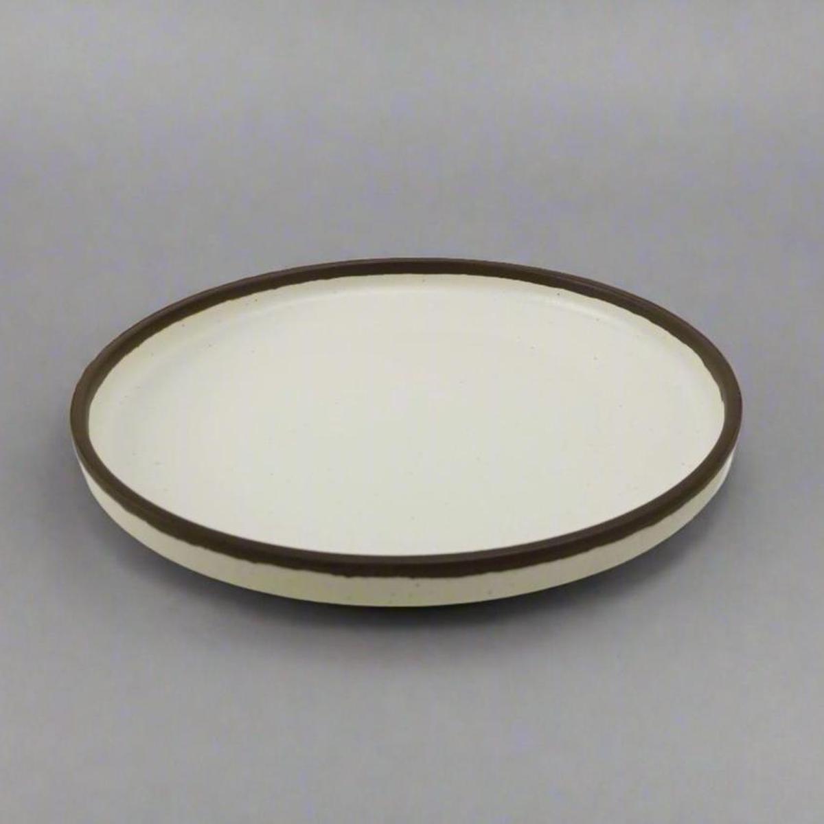 ROUND straight up PLATE Cream with brown rim
